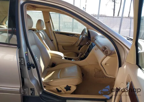 2002 Mercedes-Benz C 240 from USA, damaged, VIN WDBRF61J42E005710